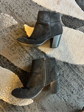 Gap black boots 8 used
